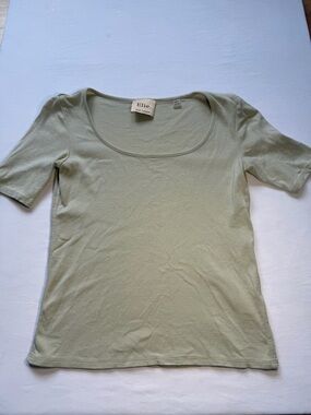 Elie Tahari tshirt